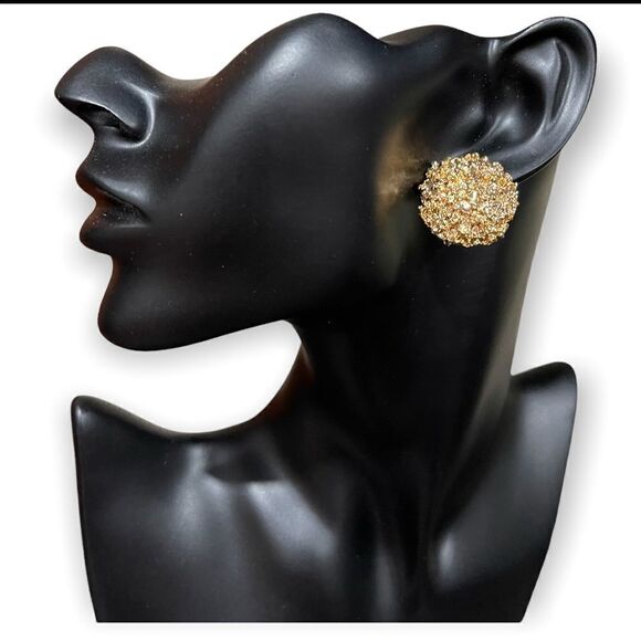 3/$25❗️ Gold Tone Fashion Stud Earrings - Picture 1 of 3